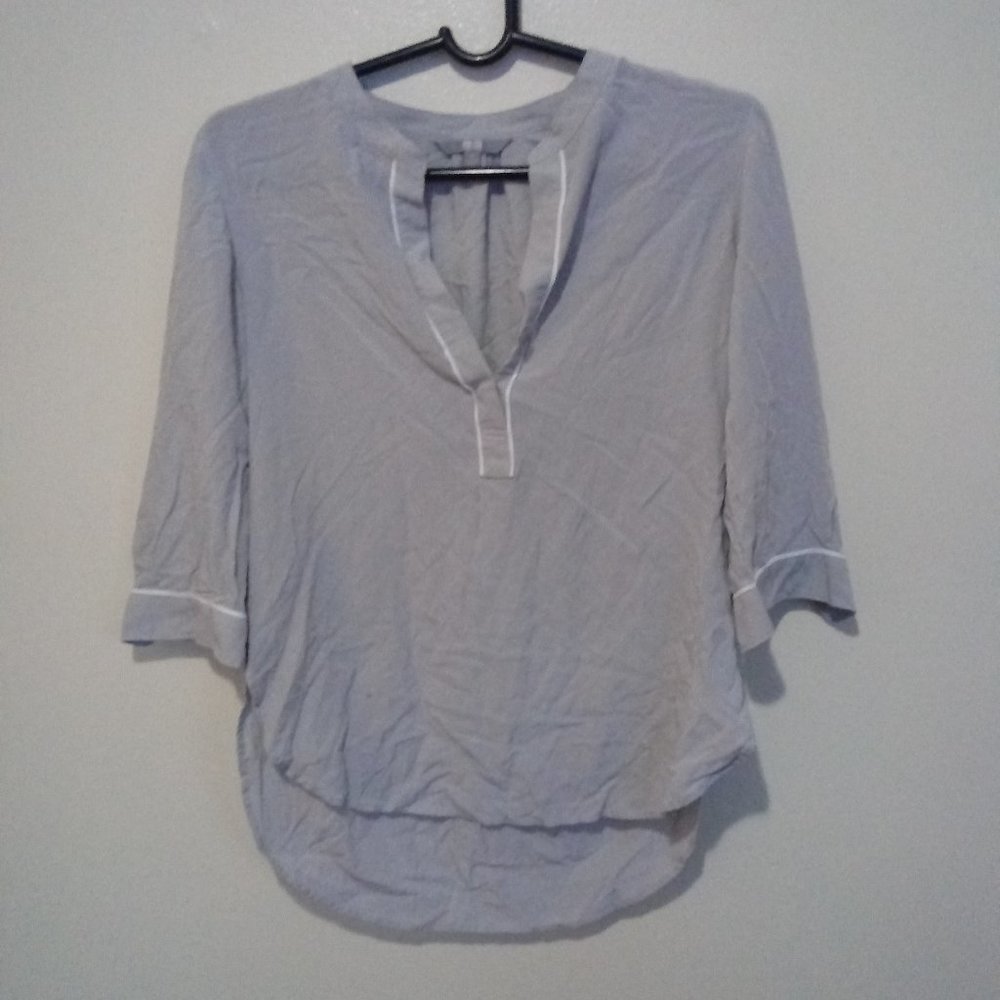 Mid sleeve thin blouse UNIQLO small 3\4 sleeves